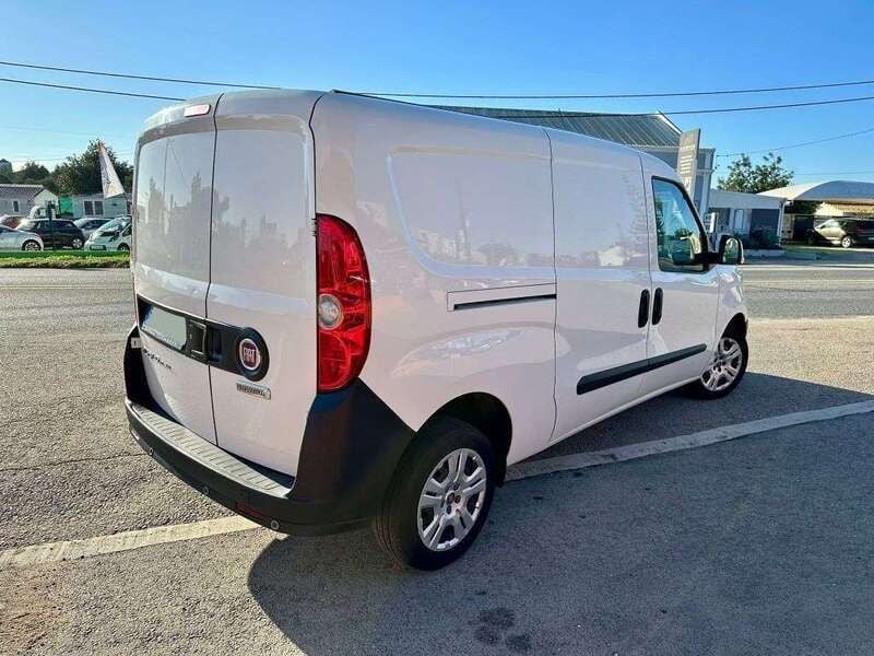 Usado Fiat Doblò 120 HP (88 kW) 2021 Branco Monovolume