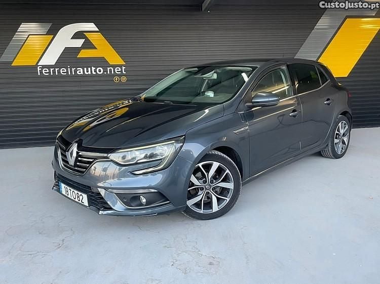 Cinza Usado 2017 Renault Mégane IV Bose Edition Citadino | € 14.900 (Preço justo) - Imagem 1/1