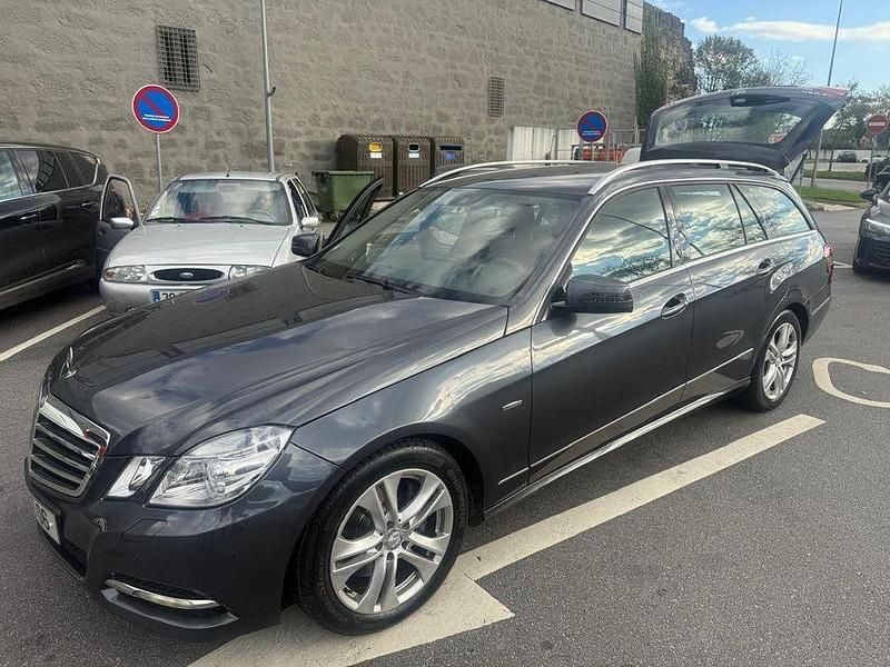 Usado 2010 Mercedes E250 Sedan | € 11.500 (Preço justo) - Imagem 1/4