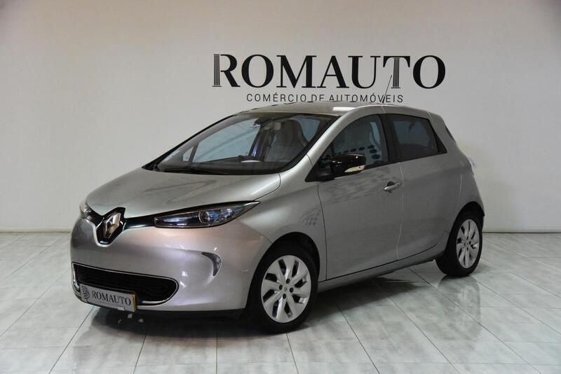 Cinza Usado 2015 Renault Zoe Zen Citadino | € 7.400 (Preço justo) - Imagem 1/4