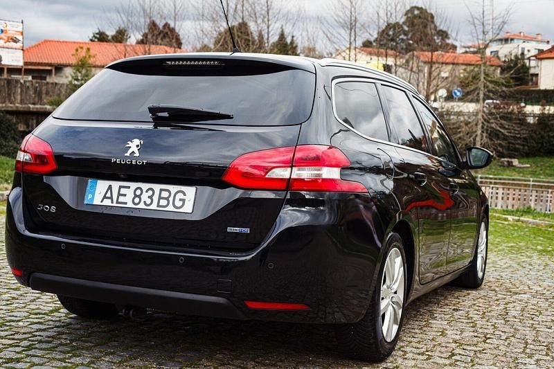 Usado Peugeot 308 Active 120 HP (88 kW) 2015 Preto Carrinha