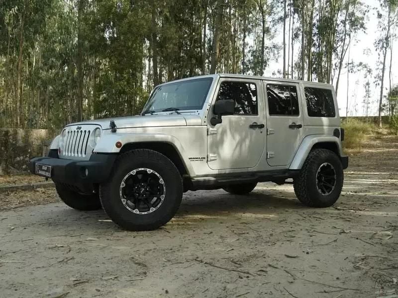 Usado Jeep Wrangler Unlimited 200 HP (147 kW) 2013 Cinza prata SUV