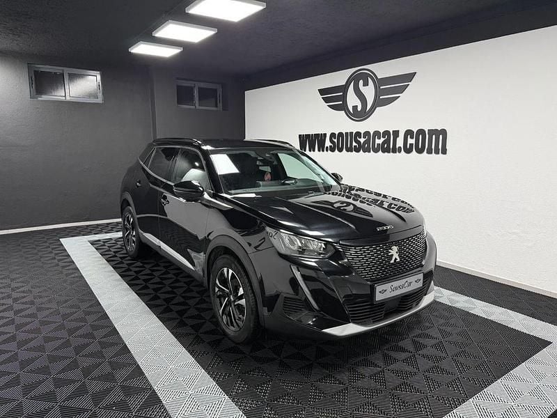 Usado Peugeot 2008 Allure 101 HP (74 kW) 2022 Preto SUV