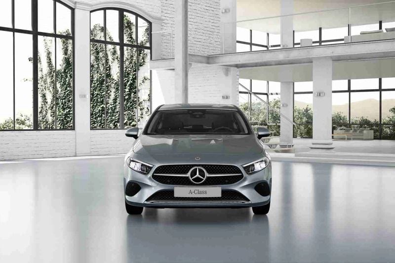 Cinzento Novo 2025 Mercedes A200 Citadino | € 46.525 (Preço elevado) - Imagem 1/4