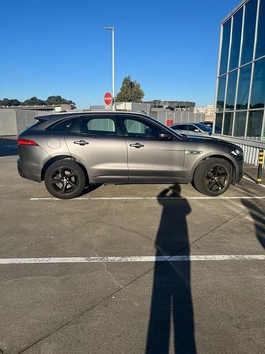 Usado Jaguar F-Pace R-Sport 180 HP (132 kW) 2017 SUV