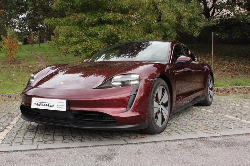 Vermelho Usado 2020 Porsche Taycan 4S Sedan | € 55.700 (Preço justo) - Imagem 1/4