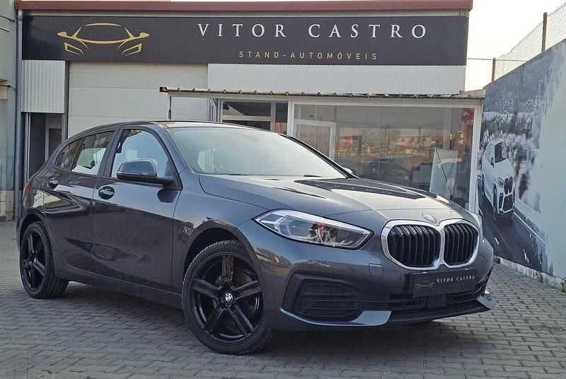 Cinza Usado 2021 BMW 116 Advantage Citadino | € 20.990 (Bom preço) - Imagem 1/4