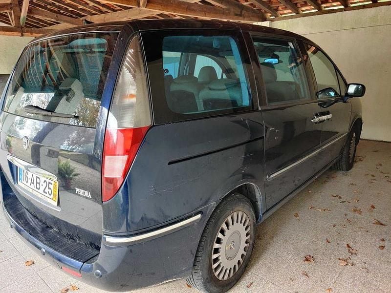 Usado Lancia Phedra 128 HP (94 kW) 2005 Monovolume