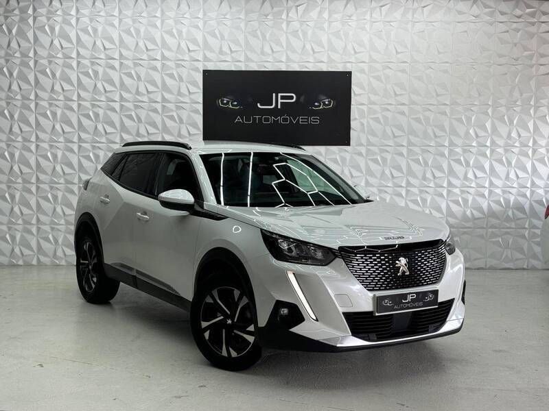 Branco Usado 2022 Peugeot 2008 Allure SUV | € 23.490 (Preço justo) - Imagem 1/4