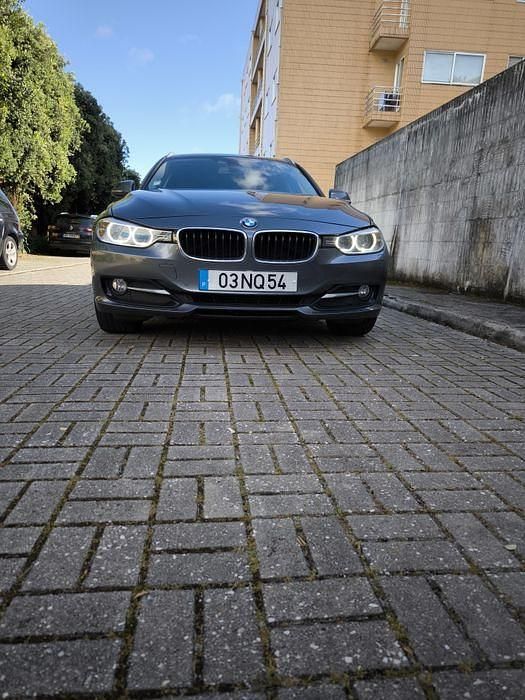 Usado 2013 BMW 320 Sport Line Sedan | € 13.500 (Super Preço) - Imagem 1/4