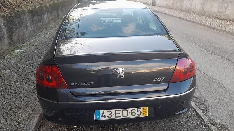 Usado 2007 Peugeot 407 Sedan | € 7.200 (Caro) - Imagem 1/4