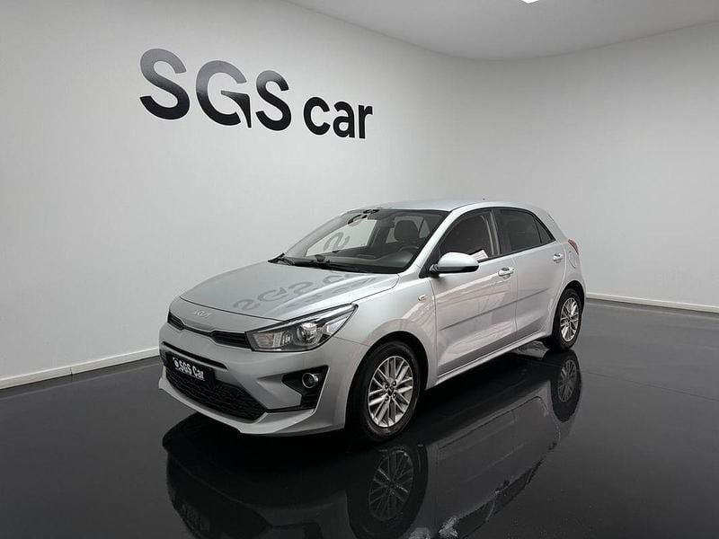 Cinza Usado 2022 Kia Rio | € 14.500 (Preço justo) - Imagem 1/4