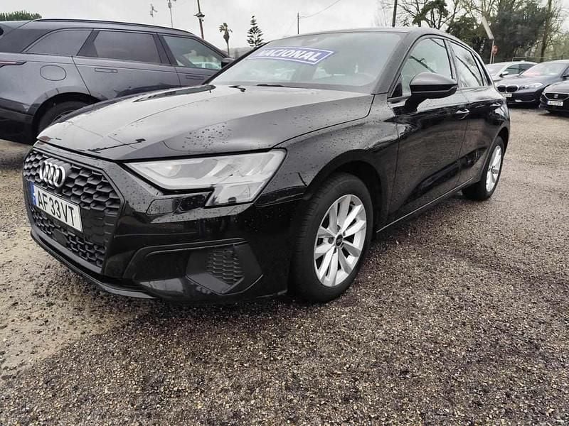 Usado Audi A3 110 HP (80 kW) 2021 Preto Sedan
