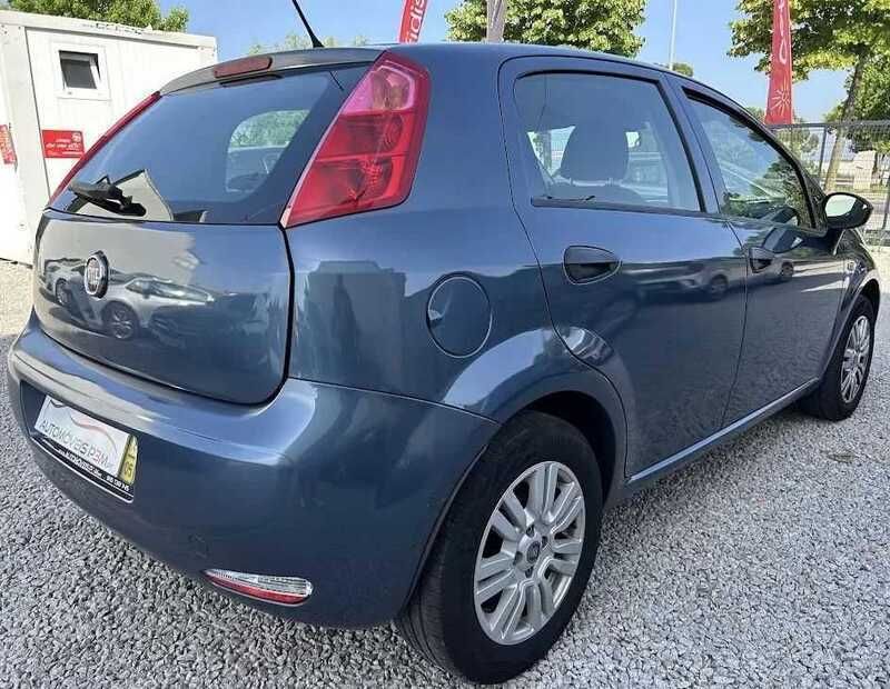 Usado Fiat Punto Easy 69 HP (50 kW) 2018 Azul Citadino