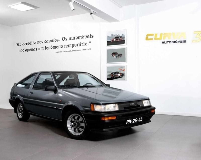 Cinzento Usado 1987 Toyota Corolla Coupé | € 29.950 - Imagem 1/4
