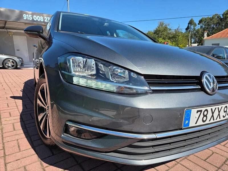 Usado VW Golf VII 116 HP (85 kW) 2019 Cinzento Citadino