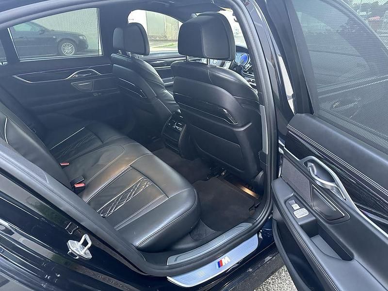 Usado BMW 740 M Performance 460 HP (338 kW) 2017 Sedan
