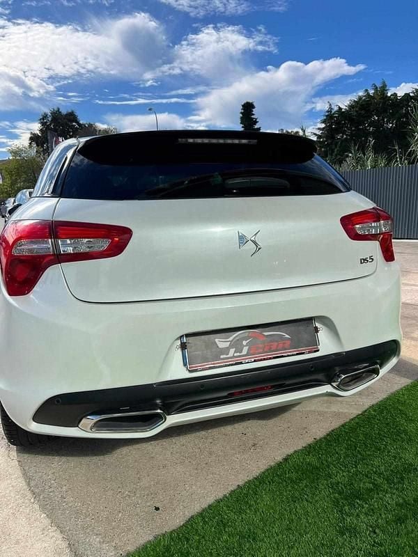 Usado DS Automobiles DS5 Be Chic 120 HP (88 kW) 2017 Branco Citadino
