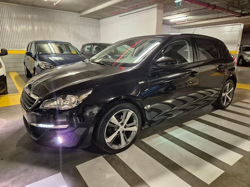 Preto Usado 2017 Peugeot 308 Style | € 11.780 (Preço justo) - Imagem 1/4