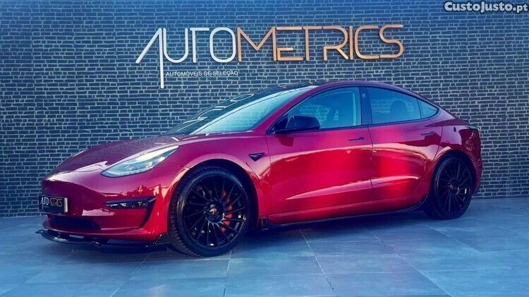 Vermelho Usado 2019 Tesla Model 3 Long Range Sedan | € 29.900 (Preço elevado) - Imagem 1/1