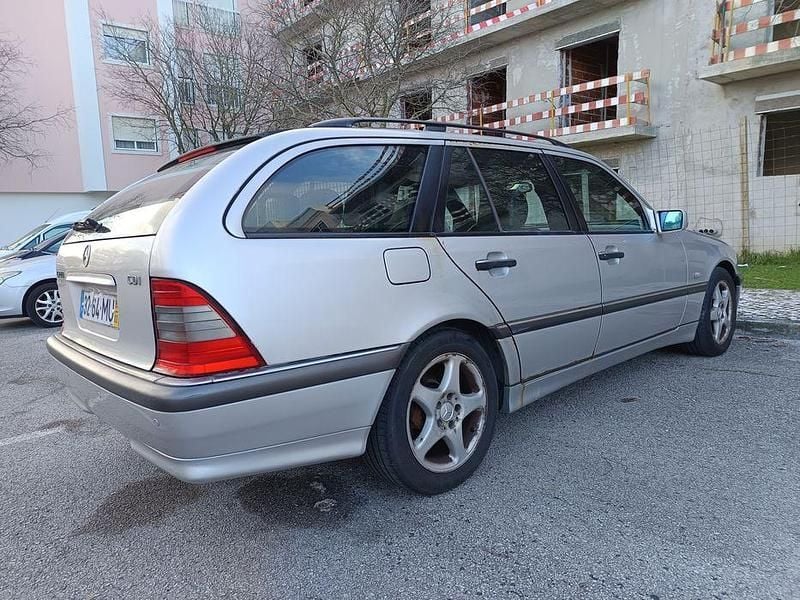 Usado Mercedes C220 Elegance 125 HP (91 kW) 1999 Sedan