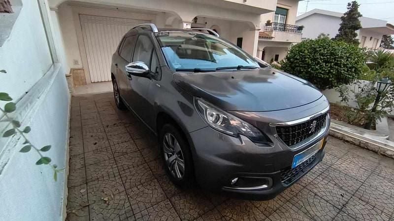 Cinzento Usado 2018 Peugeot 2008 SUV | € 8.900 (Super Preço) - Imagem 1/4