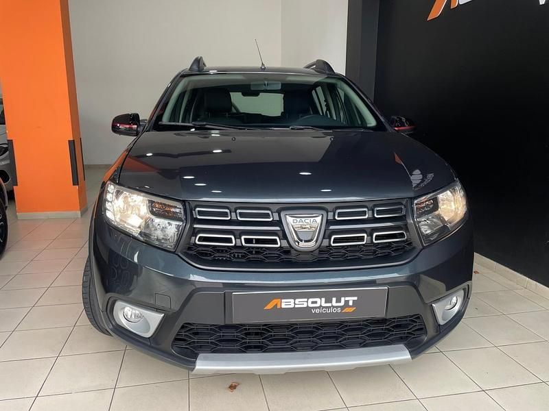 Usado Dacia Sandero Stepway 90 HP (66 kW) 2020 Cinza