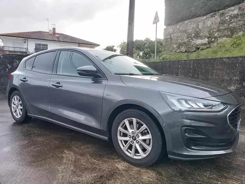 Usado Ford Focus 125 HP (91 kW) 2022 Cinzento Citadino