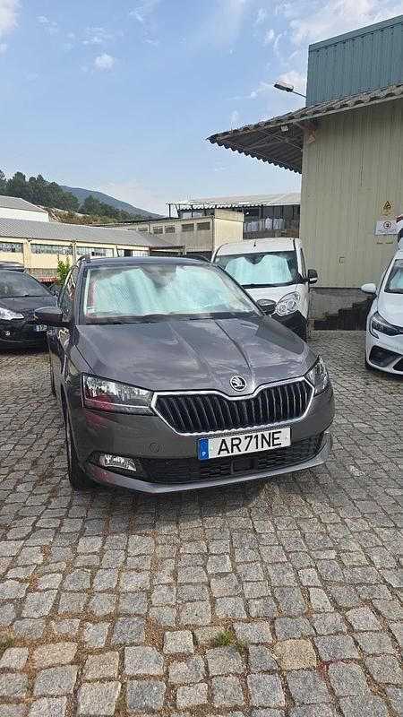 Cinza Usado 2021 Skoda Fabia Carrinha | € 14.250 (Preço justo) - Imagem 1/4