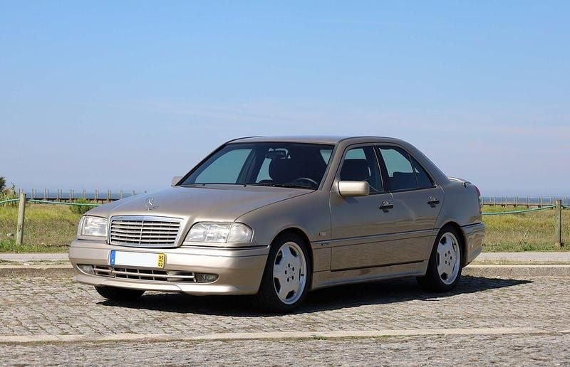 Usado Mercedes C200 AMG 180 HP (132 kW) 1996 Sedan
