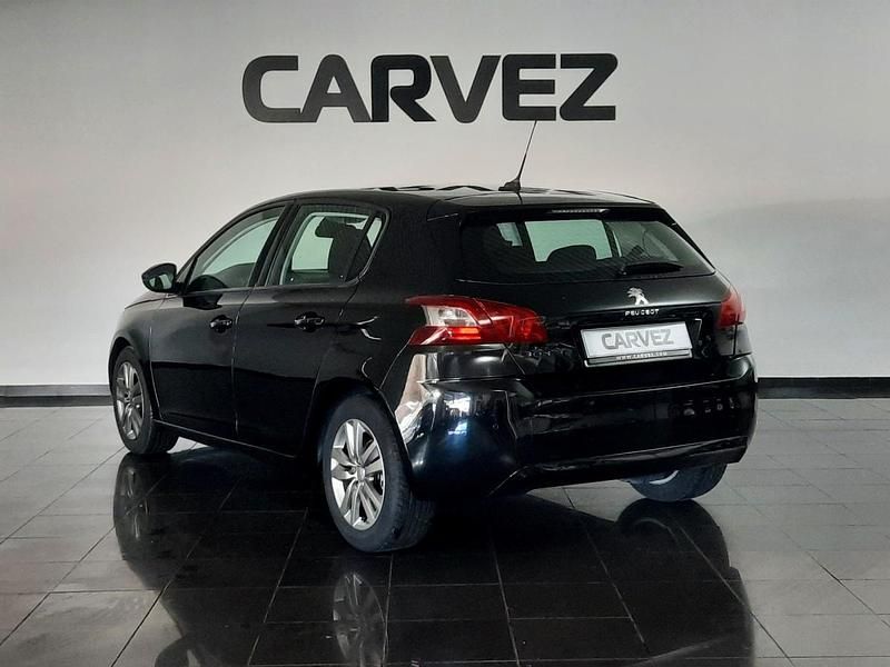 Usado Peugeot 308 Allure 120 HP (88 kW) 2017 Preto