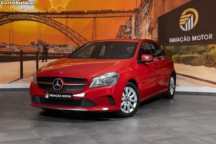 Vermelho Usado 2017 Mercedes A160 Style Citadino | € 16.900 (Preço justo) - Imagem 1/1