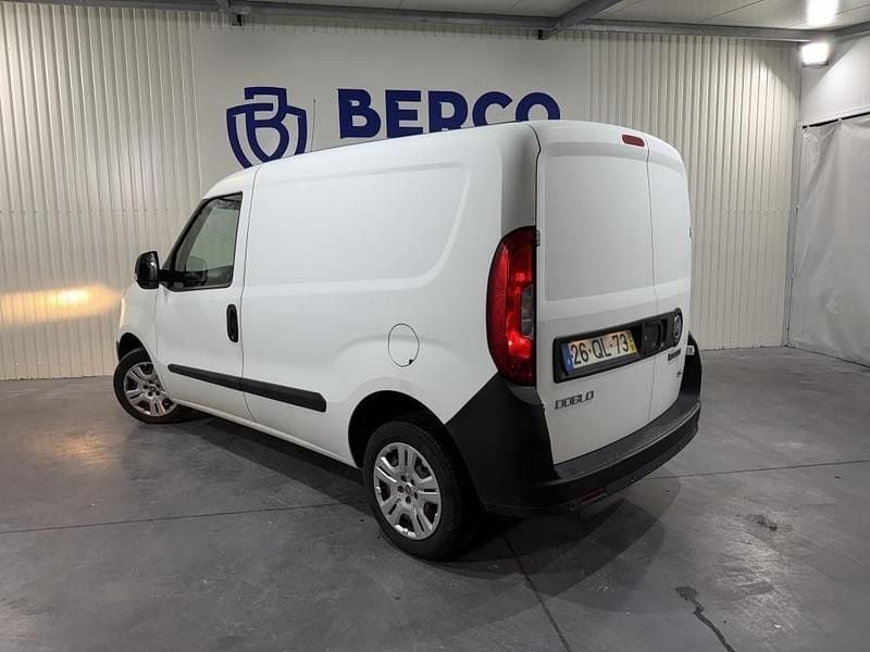 Usado Fiat Doblò 90 HP (66 kW) 2015 Branco Monovolume