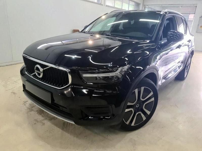 Preto Usado 2020 Volvo XC40 Momentum SUV | € 29.990 - Imagem 1/4