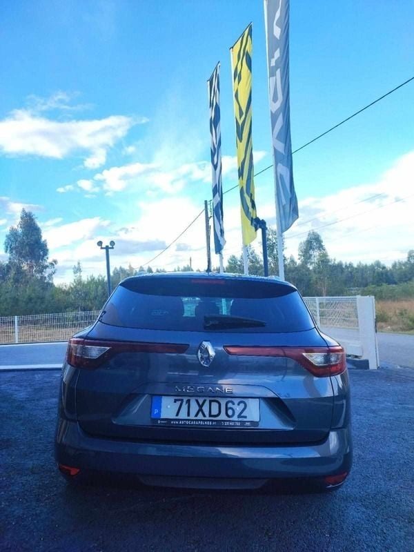 Usado Renault Mégane IV 115 HP (84 kW) 2019 Azul Carrinha