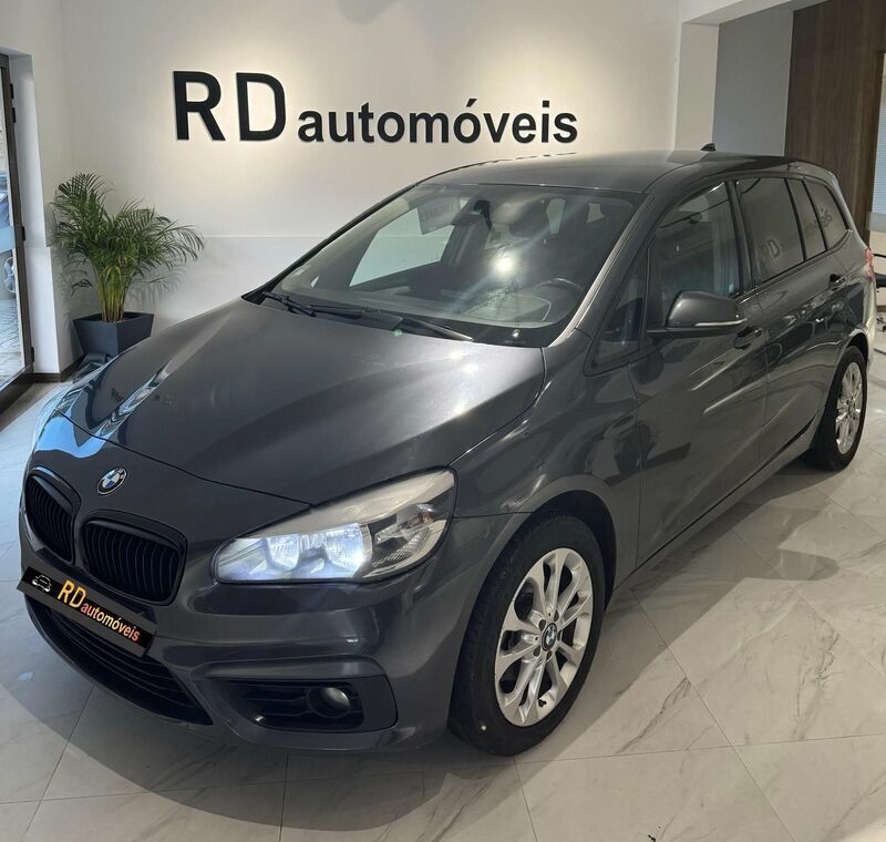 Cinza Usado 2015 BMW 216 Gran Tourer Advantage Monovolume | € 18.500 - Imagem 1/4