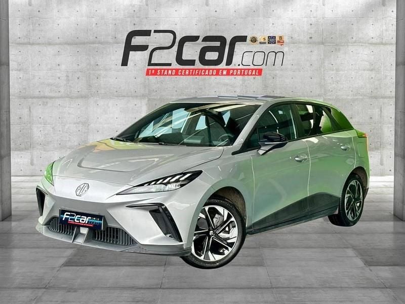 Cinzento Usado 2024 MG MG4 EV Citadino | € 19.990 (Preço justo) - Imagem 1/4