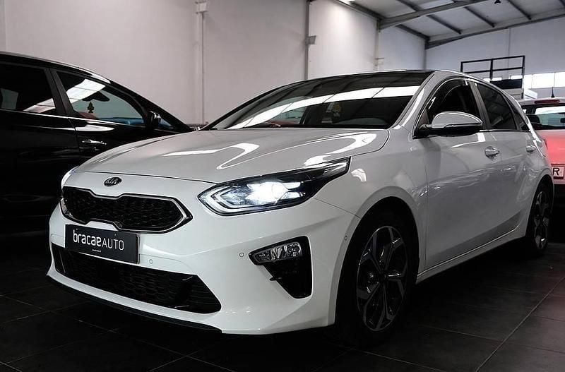 Branco Usado 2018 Kia Ceed Citadino | € 15.900 - Imagem 1/4