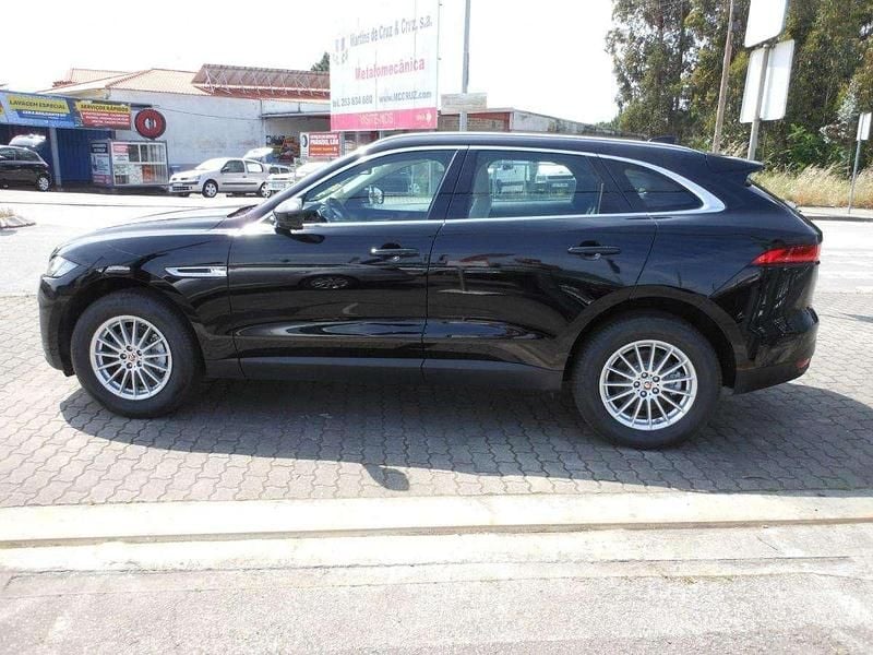 Usado Jaguar F-Pace Prestige 180 HP (132 kW) 2017 Preto SUV