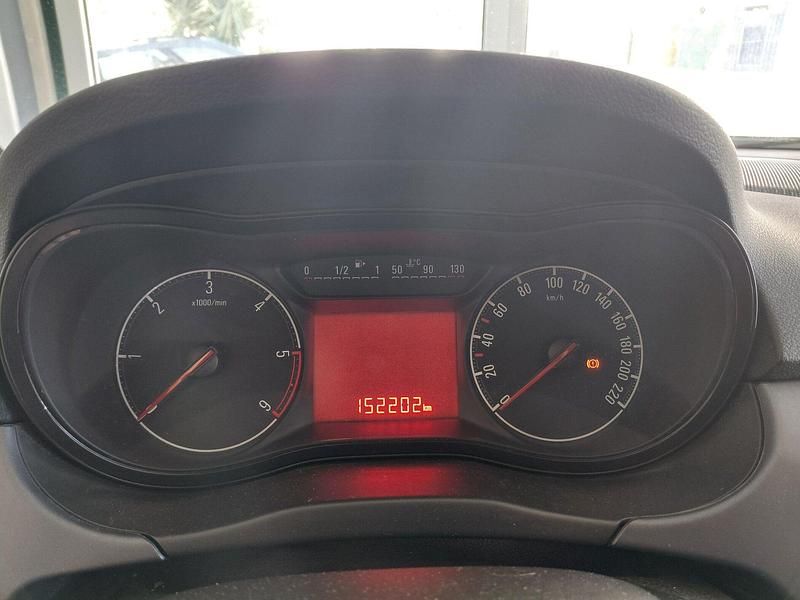 Usado Opel Corsa 75 HP (55 kW) 2018 Branco Citadino