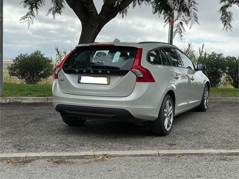 Usado Volvo V60 Momentum 112 HP (82 kW) 2012 Carrinha