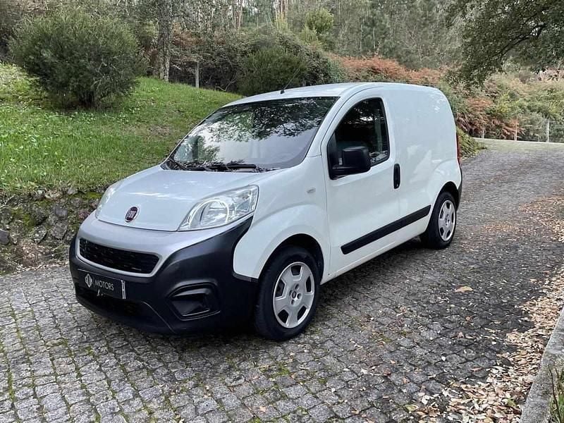 Usado Fiat Fiorino 80 HP (58 kW) 2017 Branco Monovolume