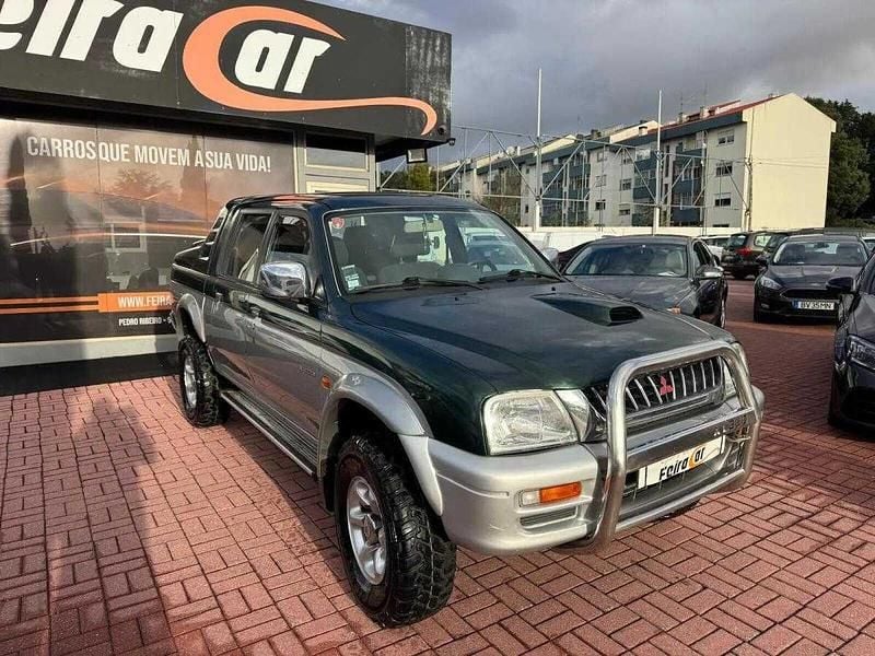 Usado Mitsubishi L200 100 HP (73 kW) 1999 Verde Pickup