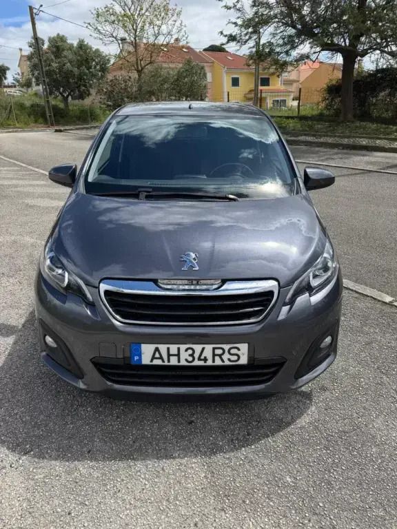 Cinzento Usado 2021 Peugeot 108 Active Citadino | € 11.000 (Preço justo) - Imagem 1/4