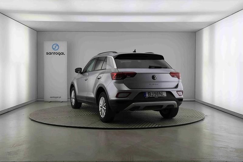 Usado VW T-Roc Life 116 HP (85 kW) 2024 Prateado SUV
