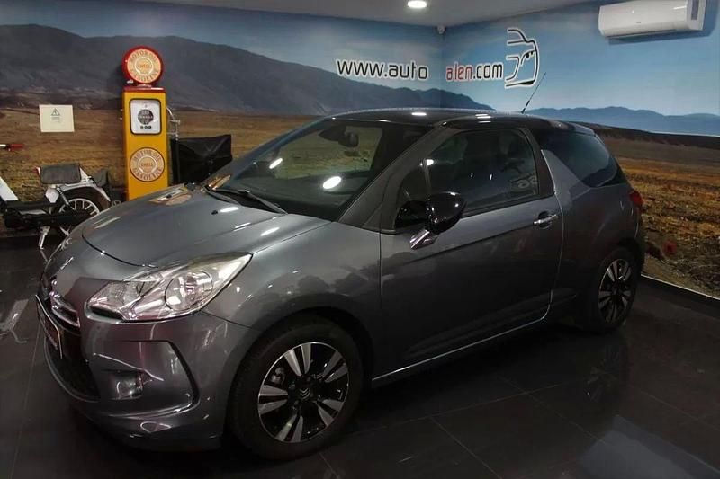 Cinzento Usado 2010 Citroën DS3 So Chic Citadino | € 8.990 (Preço justo) - Imagem 1/4