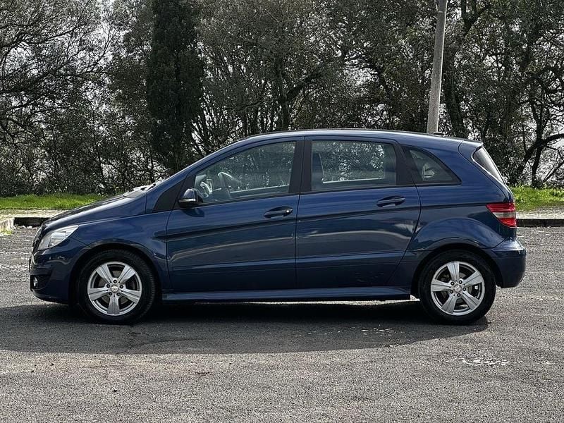Usado Mercedes B180 136 HP (100 kW) 2009 Monovolume