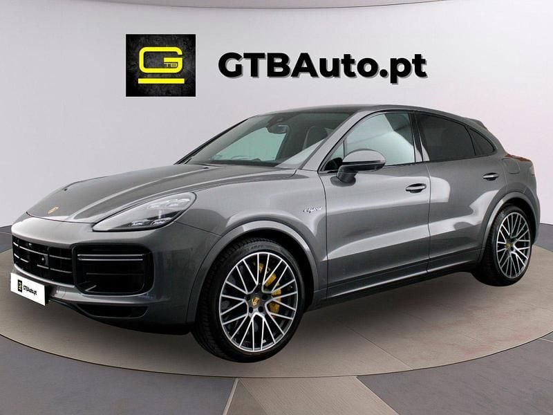 Usado Porsche Cayenne Turbo S 680 HP (500 kW) 2019 Preto SUV