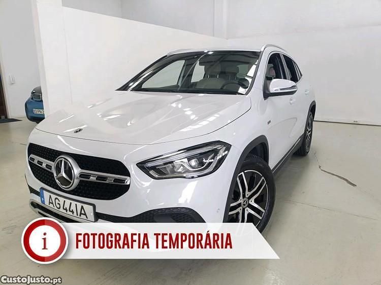 Branco Usado 2021 Mercedes GLA250 SUV | € 38.690 (Preço justo) - Imagem 1/1