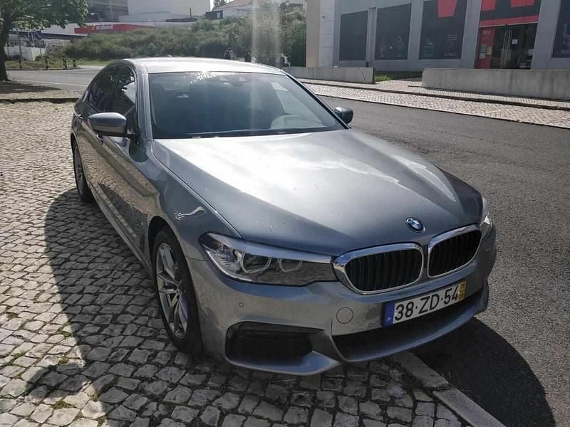 Cinzento Usado 2019 BMW 530 iPerformance Sedan | € 25.999 (Bom preço) - Imagem 1/4